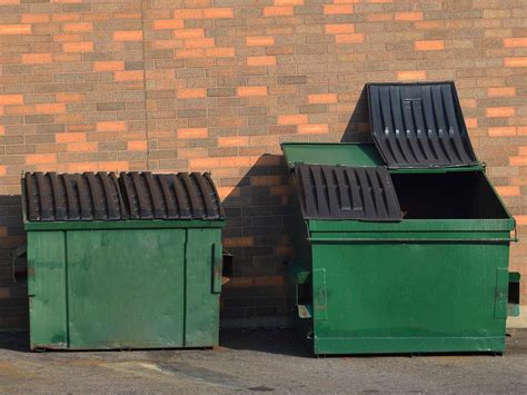 Dumpster .